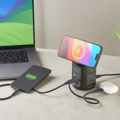 MAG HUB STAZIONE DI RICARICA WIRELESS CON 4 PORTE USB - CELLULARLINE